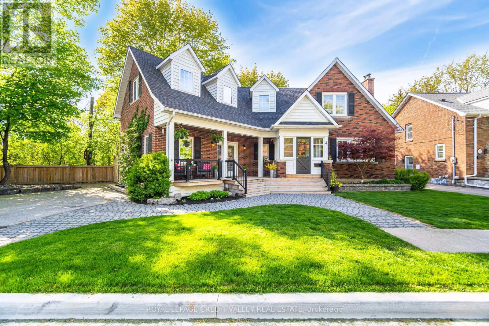 20 Fleming Avenue, Brampton, Ontario  L6Y 1K1 - Photo 4 - W12721670