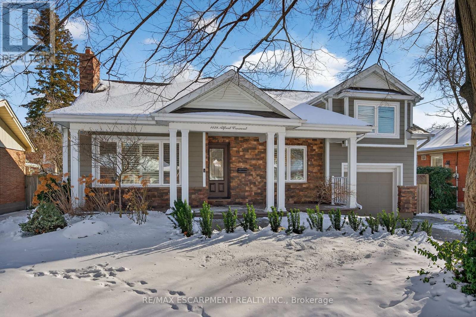 1428 Alfred Crescent, Burlington, Ontario  L7S 1K7 - Photo 2 - W12721680