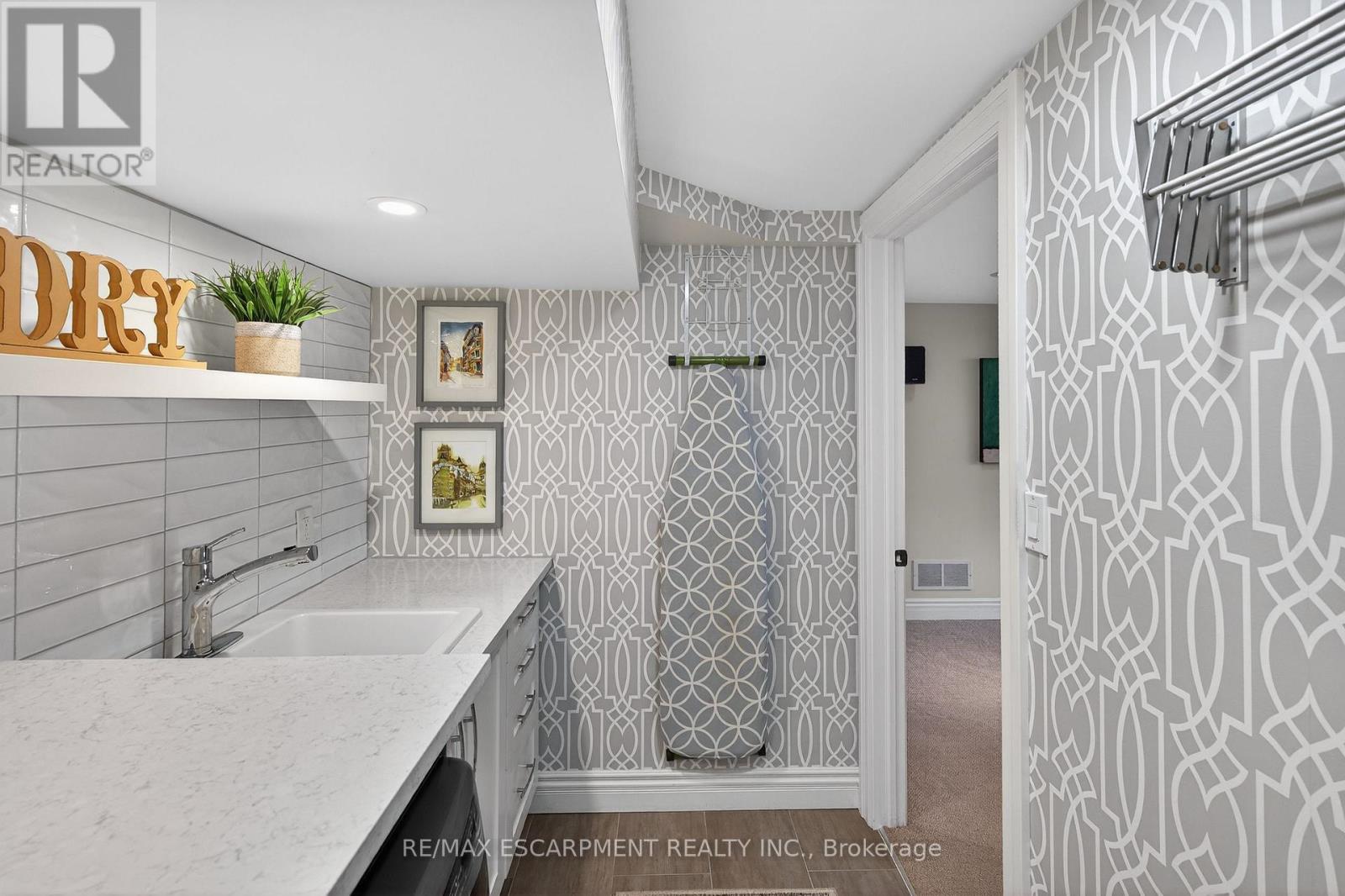 1428 Alfred Crescent, Burlington, Ontario  L7S 1K7 - Photo 37 - W12721680