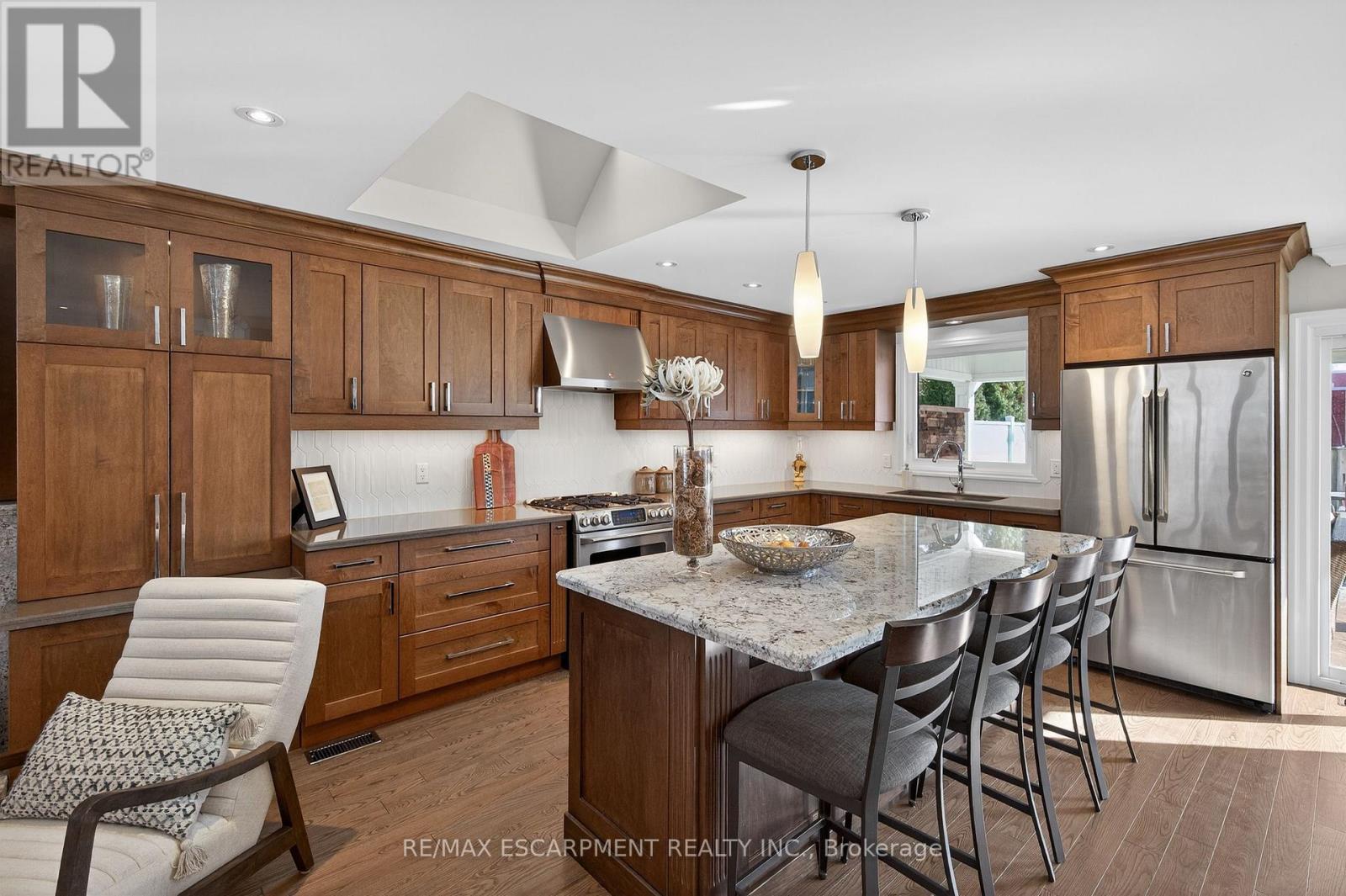 1428 Alfred Crescent, Burlington, Ontario  L7S 1K7 - Photo 9 - W12721680