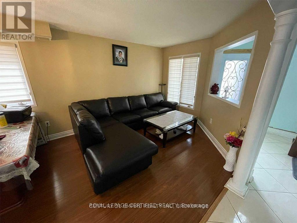 66 Tumbleweed Trail, Brampton, Ontario  L6Y 4Z9 - Photo 4 - W12721700