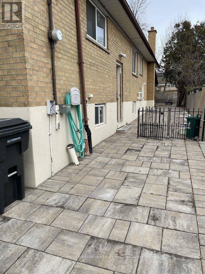 67 Neames Crescent, Toronto, Ontario  M3L 1K8 - Photo 13 - W12721756