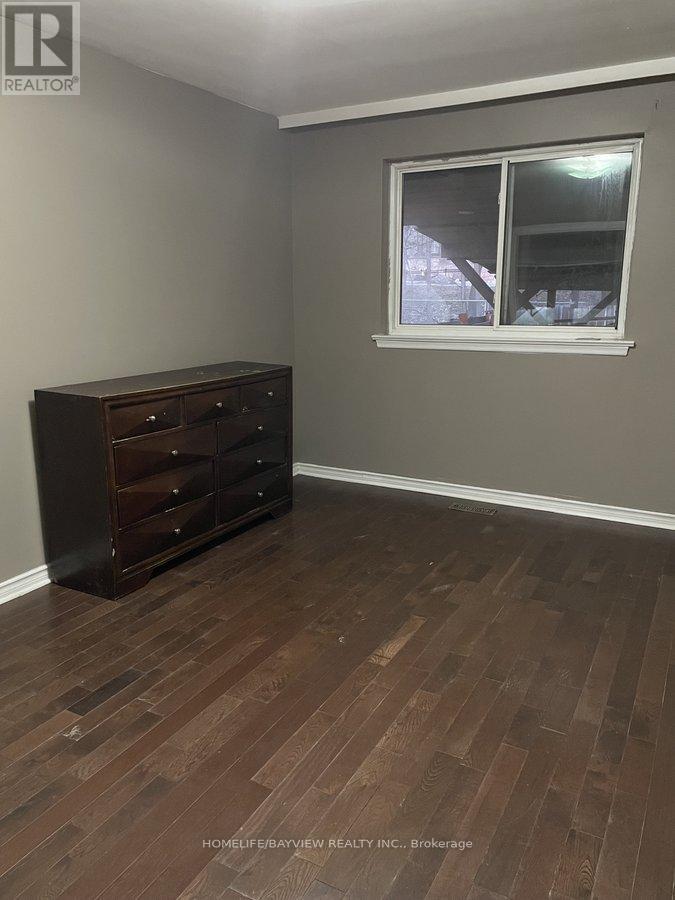 67 Neames Crescent, Toronto, Ontario  M3L 1K8 - Photo 7 - W12721756