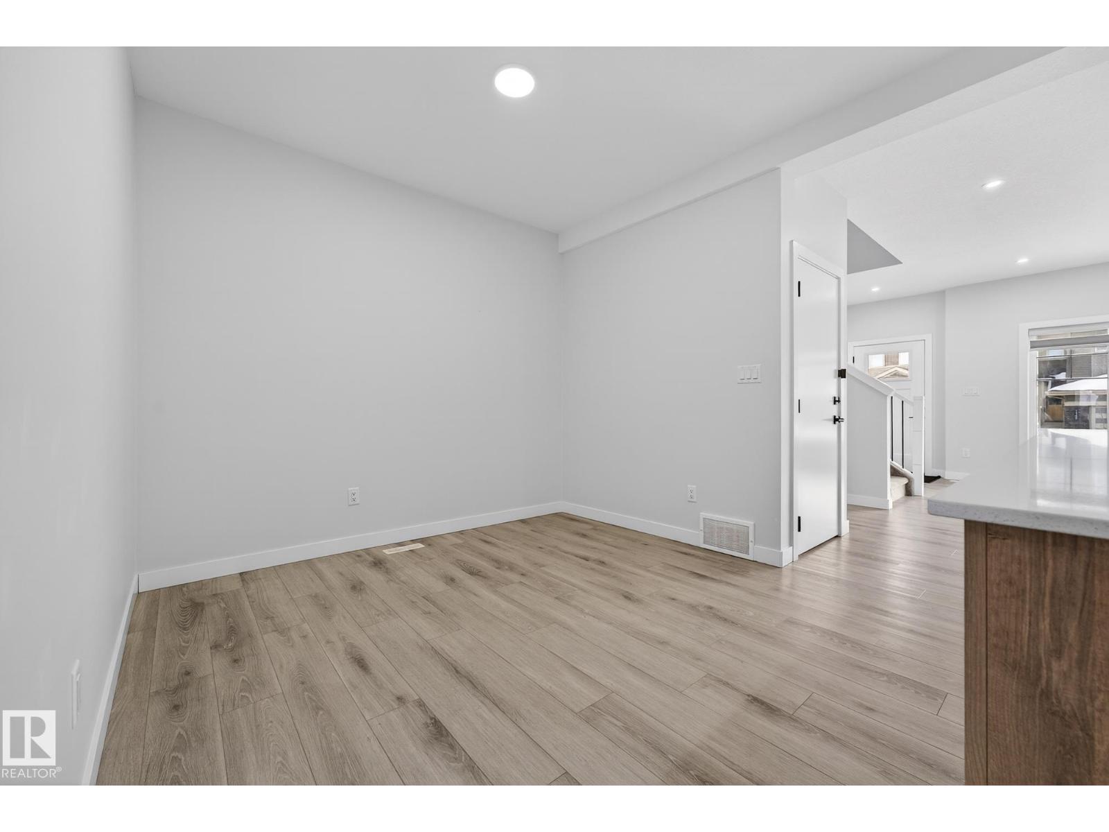 1141 Goldfinch Cres Nw, Edmonton, Alberta T5S 0R1 - Photo 9 - E4470777