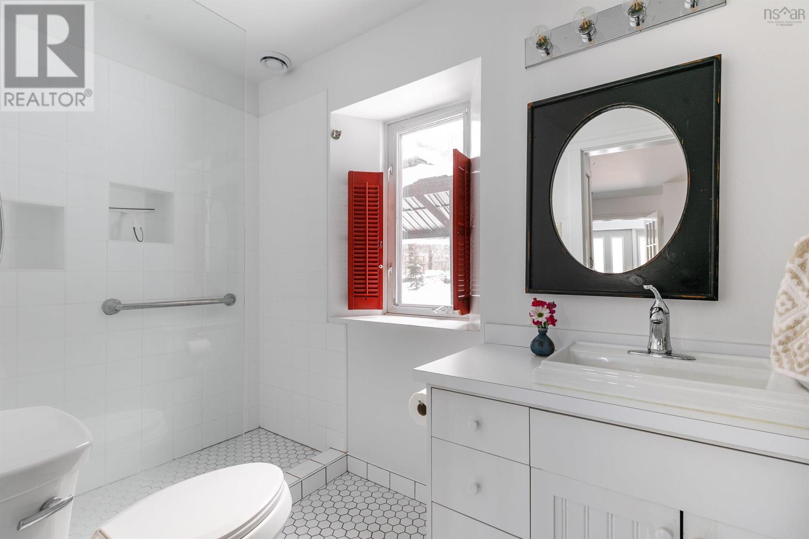 21 Long Hill Road, Mahone Bay, Nova Scotia  B0J 1E0 - Photo 20 - 202601341