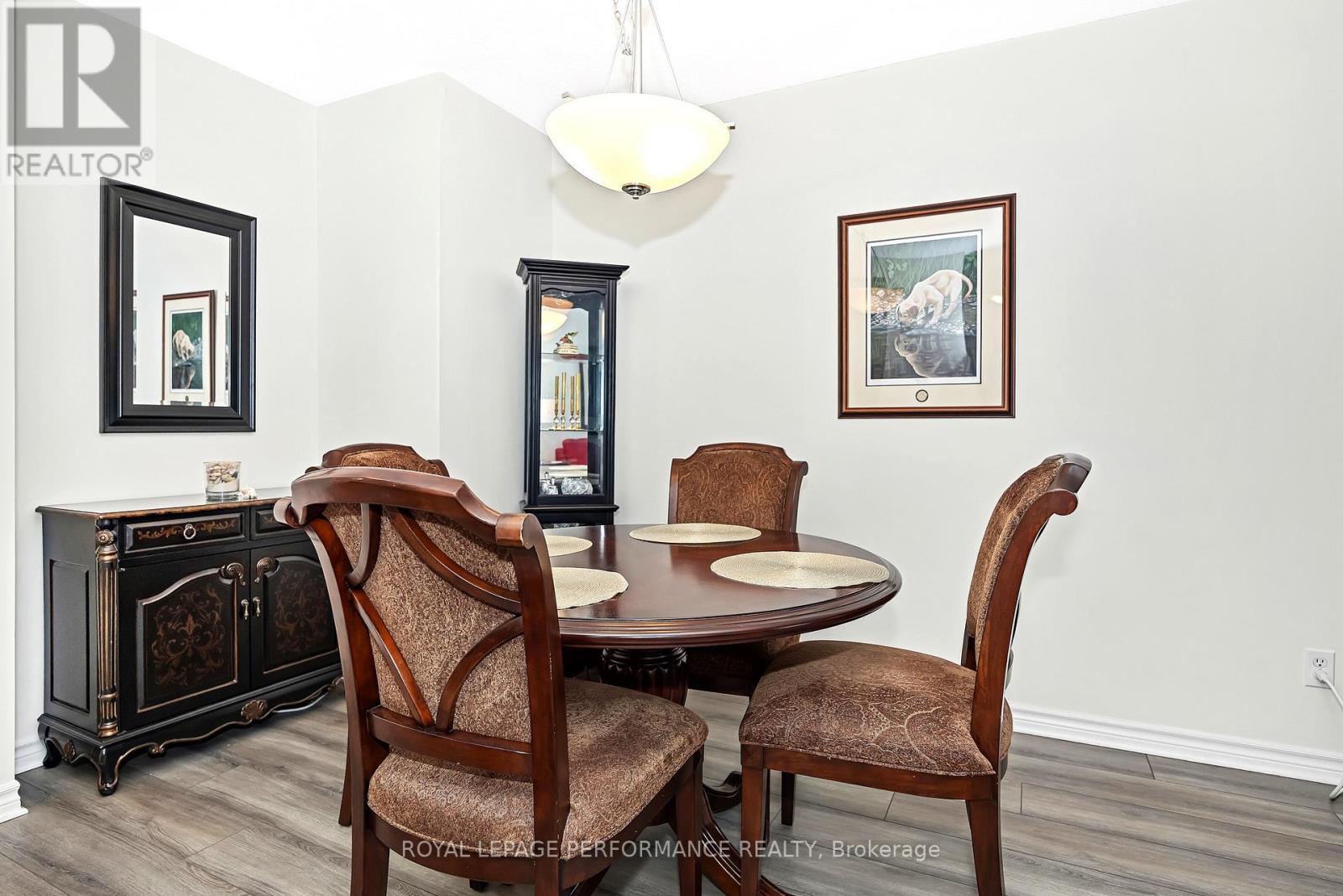 303 - 555 Brittany Drive, Ottawa, Ontario K1K 4C5 - Photo 7 - X12716802