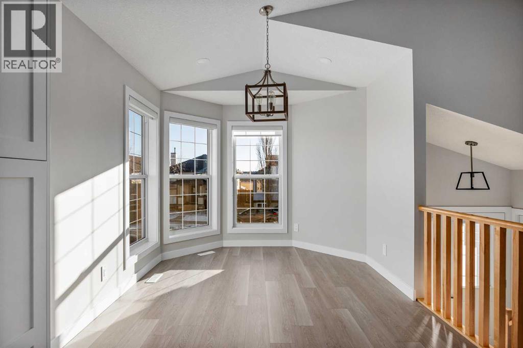 57 Luxstone Crescent Sw, Airdrie, Alberta  T4B 2W7 - Photo 10 - A2281014