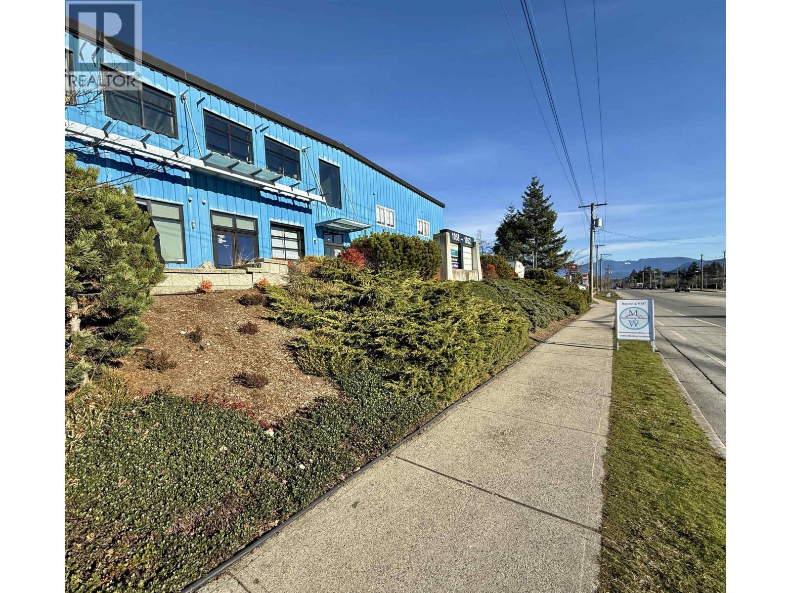 1058 Gibsons Way, Gibsons, British Columbia  V0N 1V7 - Photo 3 - C8074616