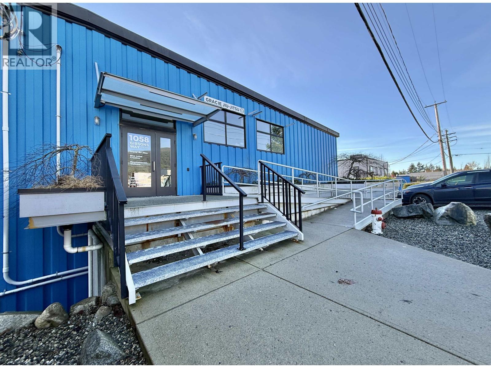 1058 Gibsons Way, Gibsons, British Columbia  V0N 1V7 - Photo 8 - C8074616