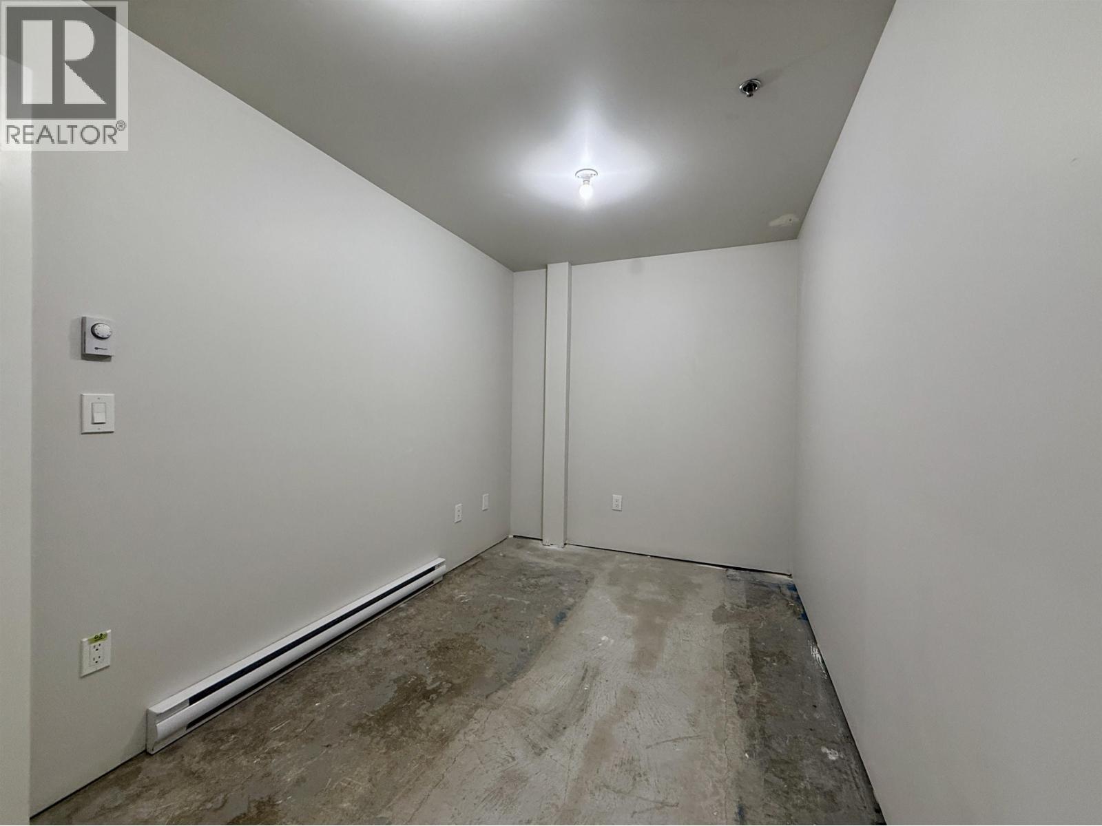 1058 Gibsons Way, Gibsons, British Columbia  V0N 1V7 - Photo 13 - C8074616