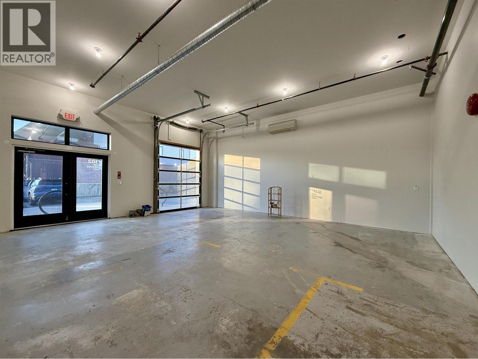 1058 Gibsons Way, Gibsons, British Columbia  V0N 1V7 - Photo 11 - C8074616