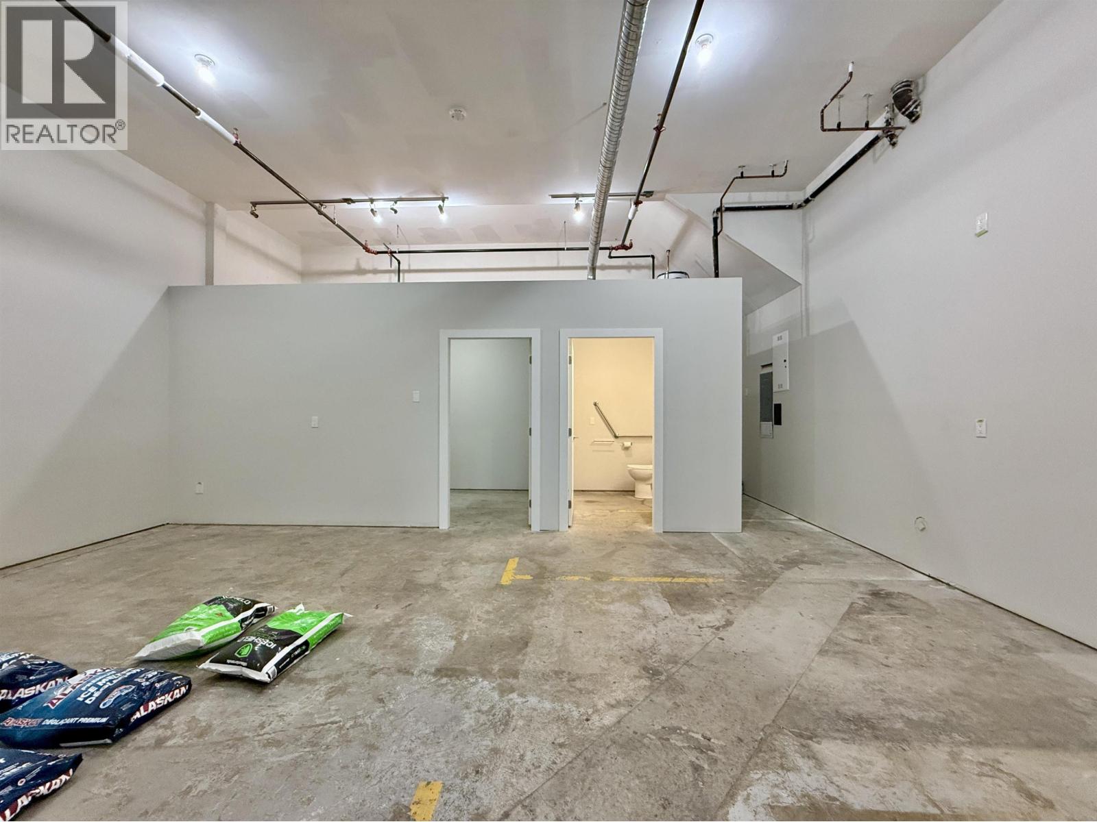 1058 Gibsons Way, Gibsons, British Columbia  V0N 1V7 - Photo 12 - C8074616