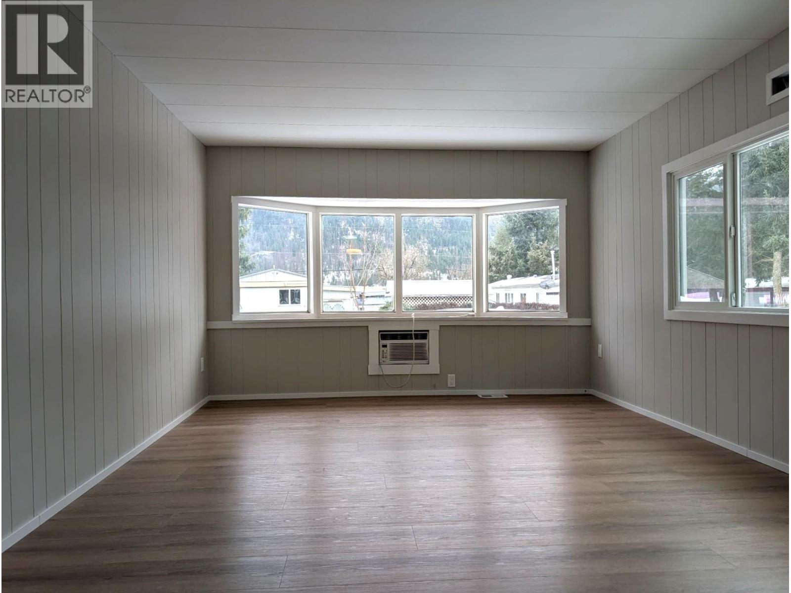 446 Mabel Lake Road Unit# E9, Lumby, British Columbia  V0E 2G5 - Photo 5 - 10373150