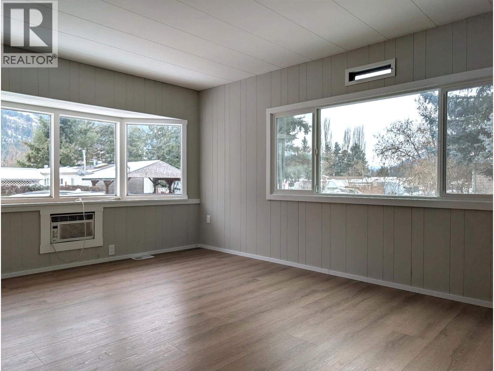 446 Mabel Lake Road Unit# E9, Lumby, British Columbia  V0E 2G5 - Photo 6 - 10373150