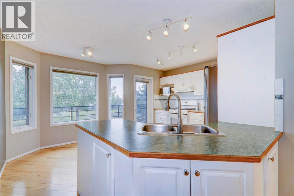 435 Douglas Ridge Mews Se, Calgary, Alberta  T2Z 2M4 - Photo 12 - A2262784