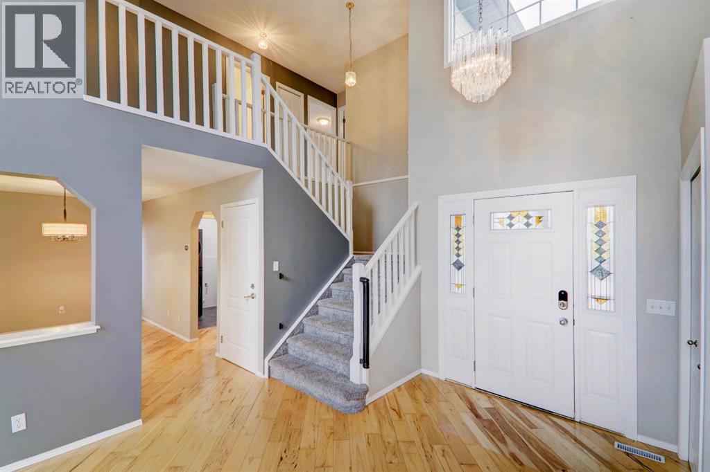 435 Douglas Ridge Mews Se, Calgary, Alberta  T2Z 2M4 - Photo 6 - A2262784