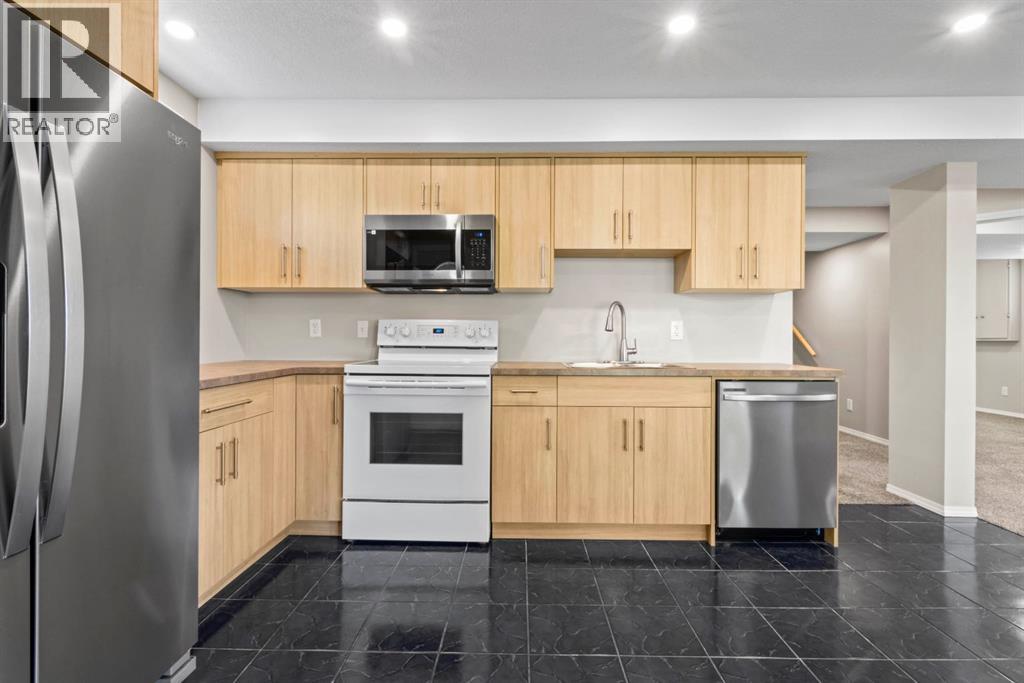 435 Douglas Ridge Mews Se, Calgary, Alberta  T2Z 2M4 - Photo 33 - A2262784