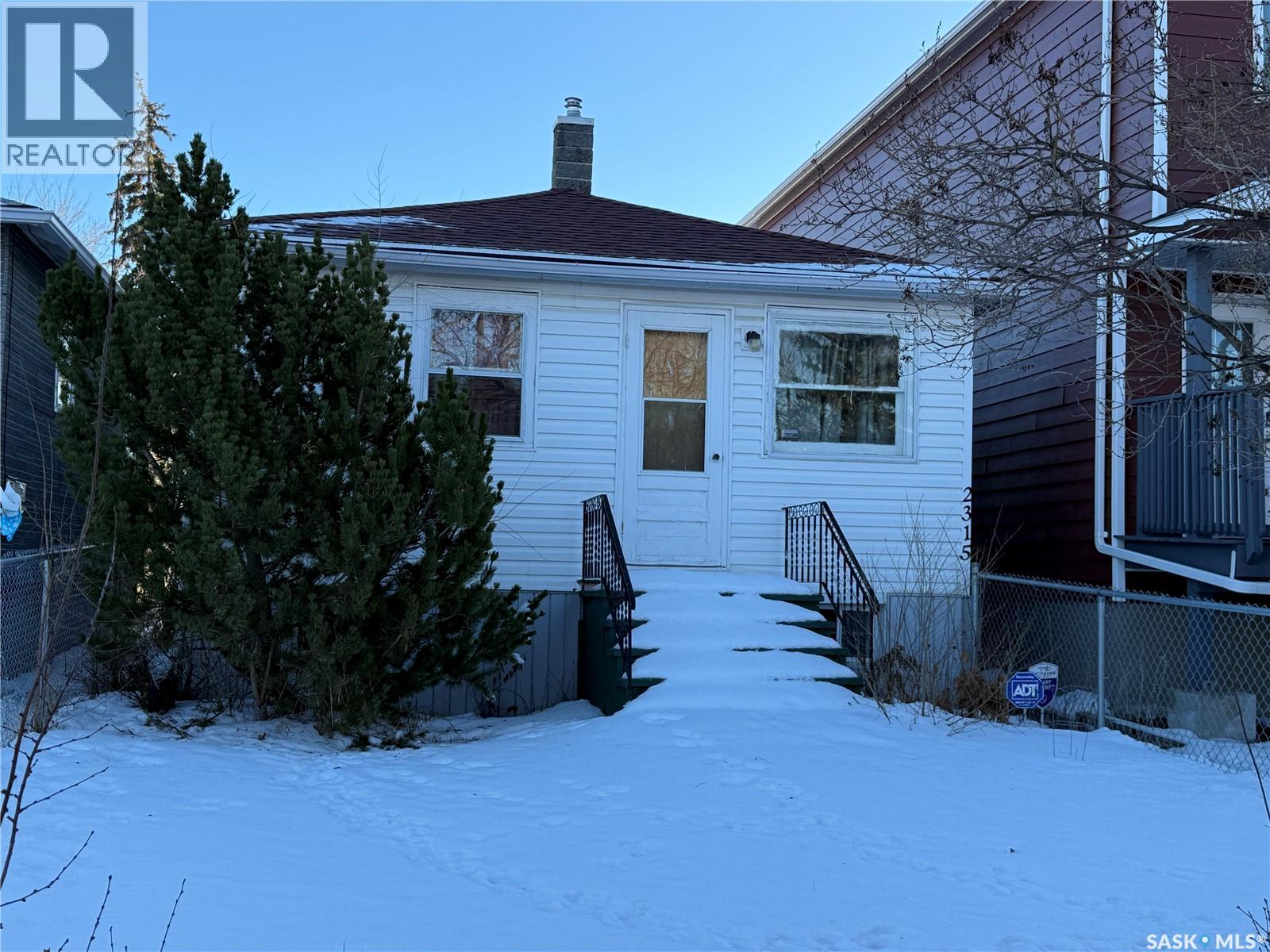 2315 Francis Street, Regina, Saskatchewan  S4N 2P8 - Photo 1 - SK027236