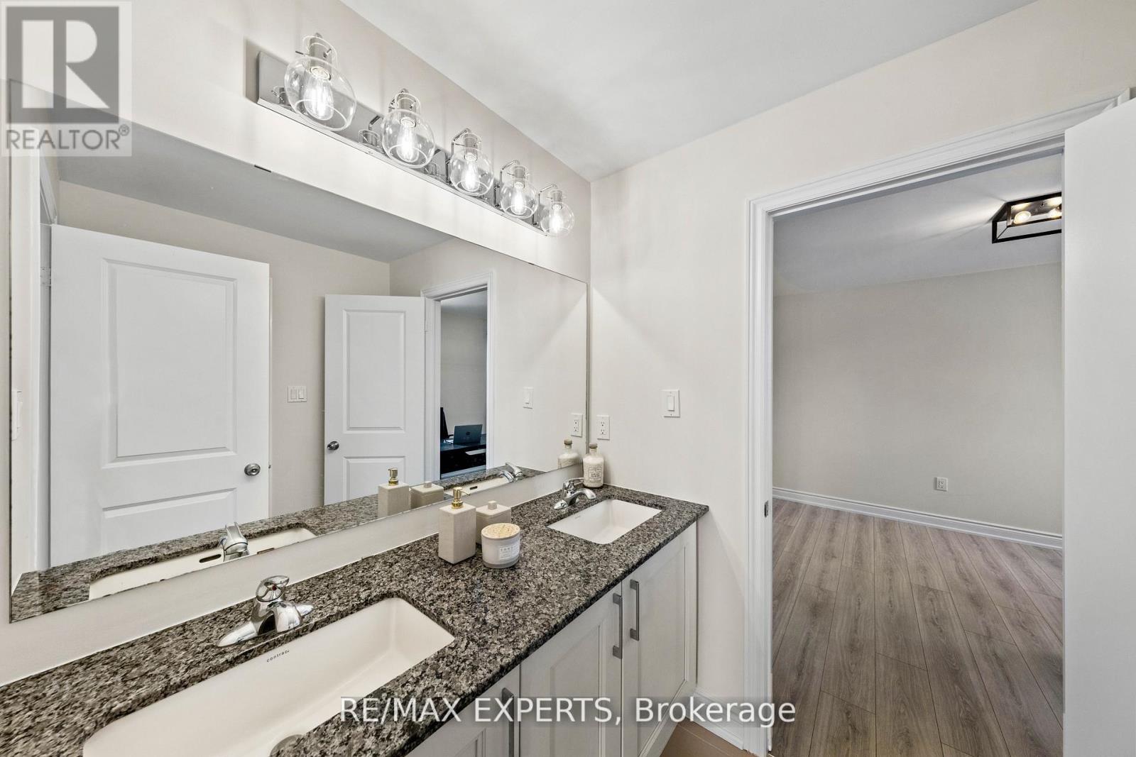 16 Vivian Creek Road, East Gwillimbury, Ontario  L0G 1M0 - Photo 29 - N12720976