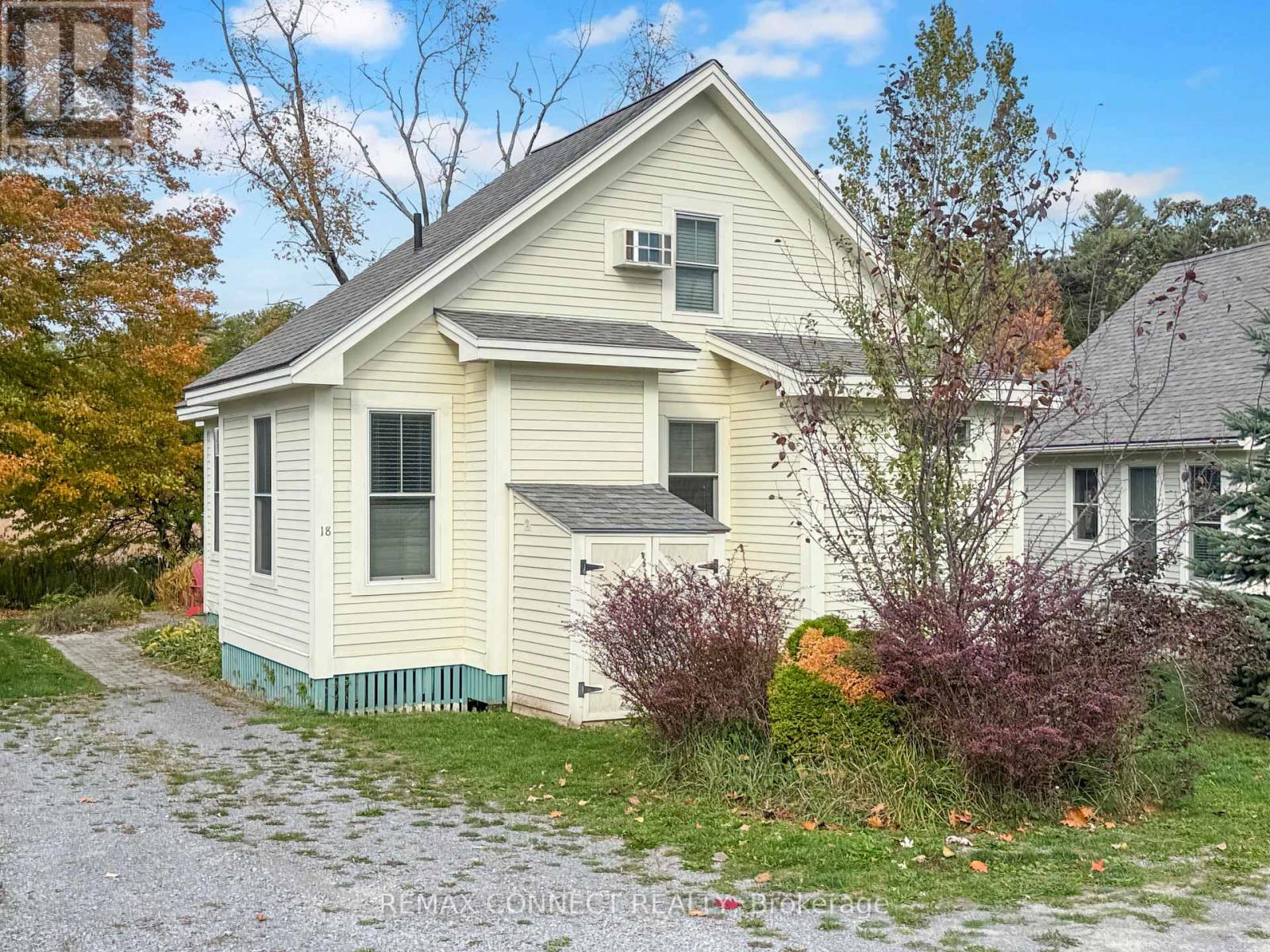 74 - 18 Natures Lane, Prince Edward County, Ontario  K0K 1P0 - Photo 4 - X12480375