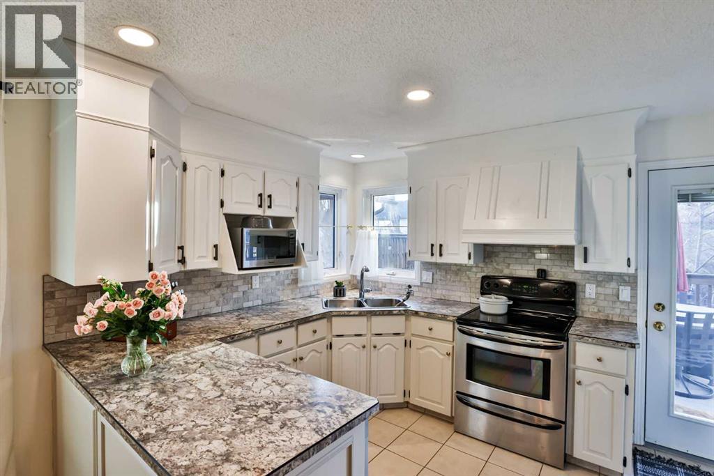 70 Sherwood Boulevard W, Lethbridge, Alberta  T1K 6E9 - Photo 11 - A2279456