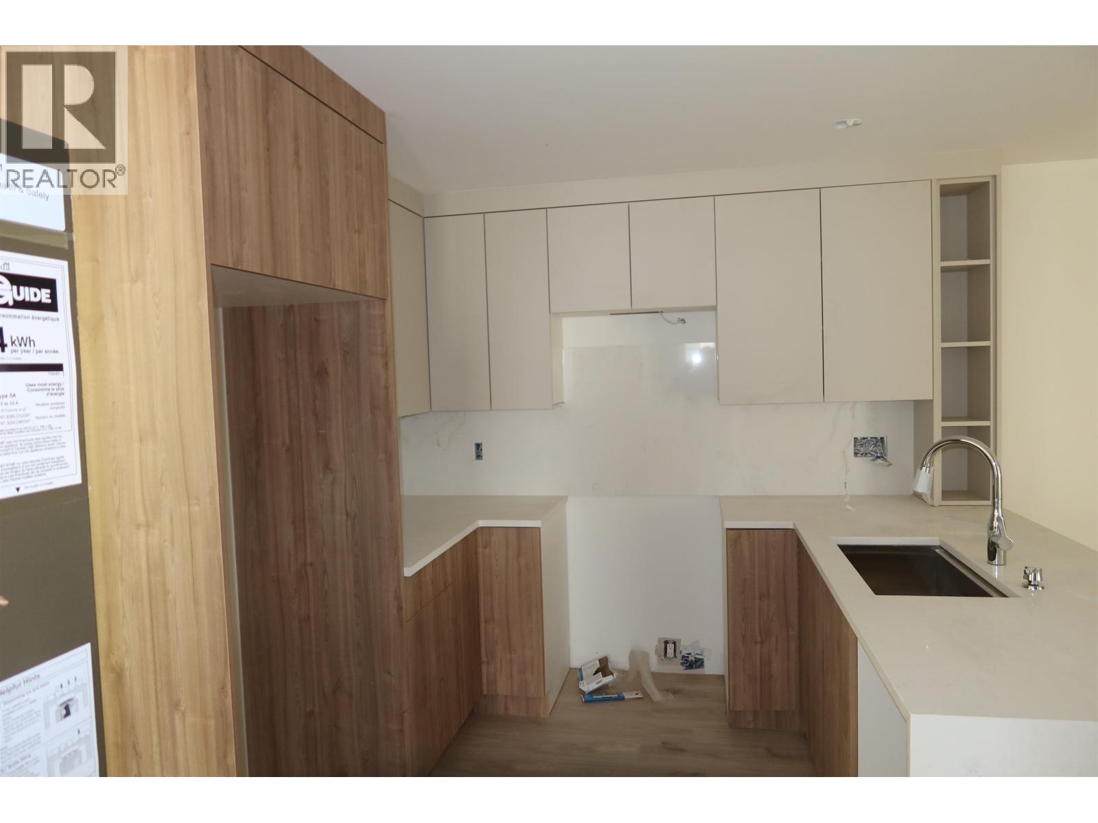 972 Park Drive, Vancouver, British Columbia  V6P 2J4 - Photo 2 - R3082288