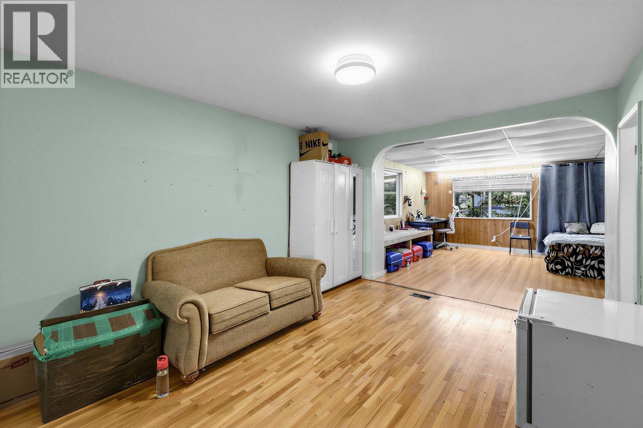 7674 Burris Street, Burnaby, British Columbia  V5E 1Z3 - Photo 12 - R3082307