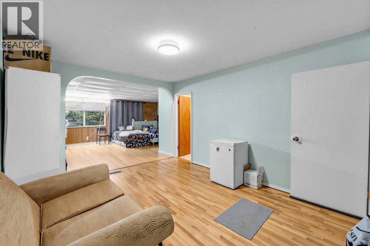 7674 Burris Street, Burnaby, British Columbia  V5E 1Z3 - Photo 13 - R3082307