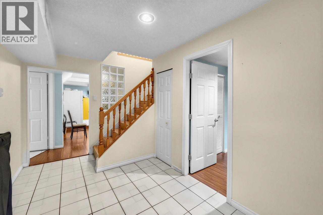 7674 Burris Street, Burnaby, British Columbia  V5E 1Z3 - Photo 6 - R3082307