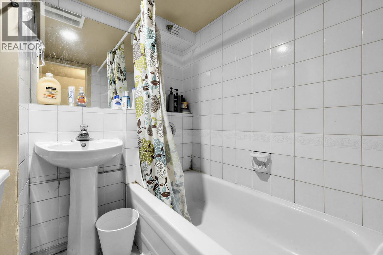 7674 Burris Street, Burnaby, British Columbia  V5E 1Z3 - Photo 7 - R3082307