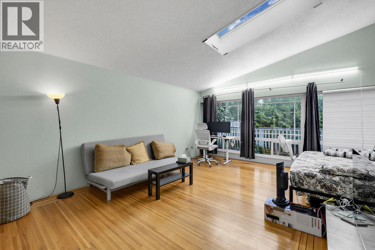 7674 Burris Street, Burnaby, British Columbia  V5E 1Z3 - Photo 9 - R3082307