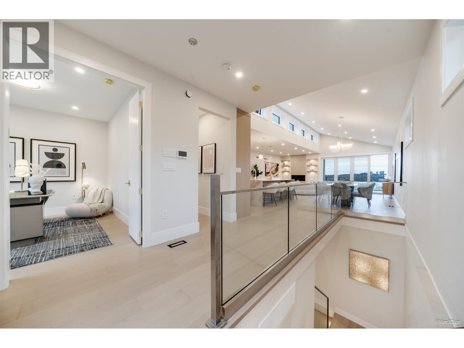 971 Adderley Street, North Vancouver, British Columbia  V7L 1T2 - Photo 4 - R3082291