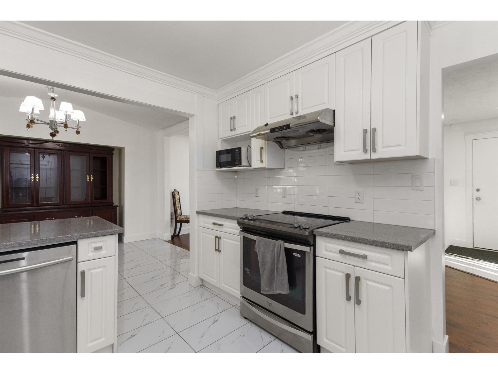 2098 Beaver Street, Abbotsford, British Columbia  V2T 3C6 - Photo 3 - R3081839