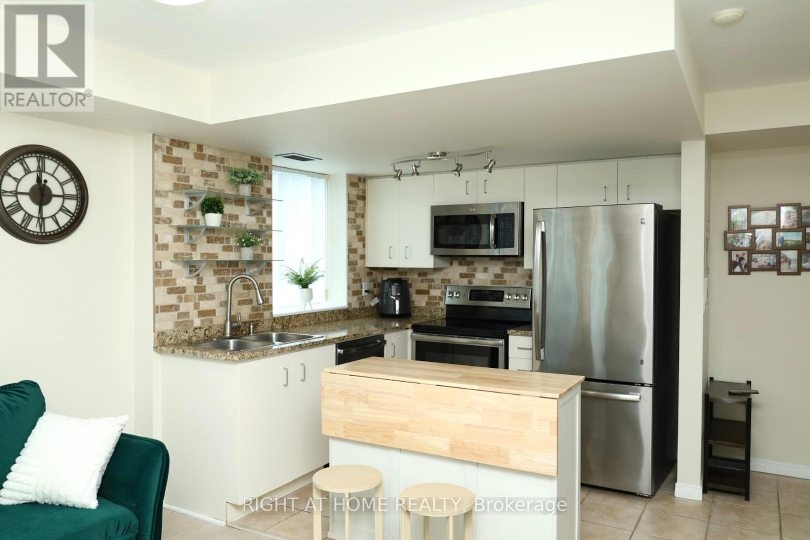 503 - 2565 Erin Centre Boulevard, Mississauga, Ontario  L5M 6Z8 - Photo 3 - W12719852