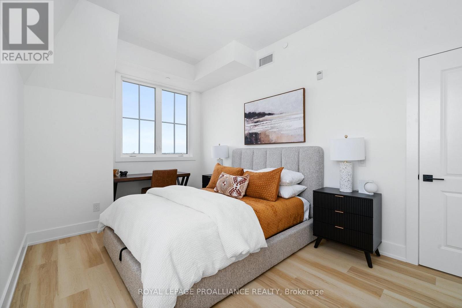 301 - 941 Charles Wilson Parkway, Cobourg, Ontario  K9A 0L2 - Photo 15 - X12378404