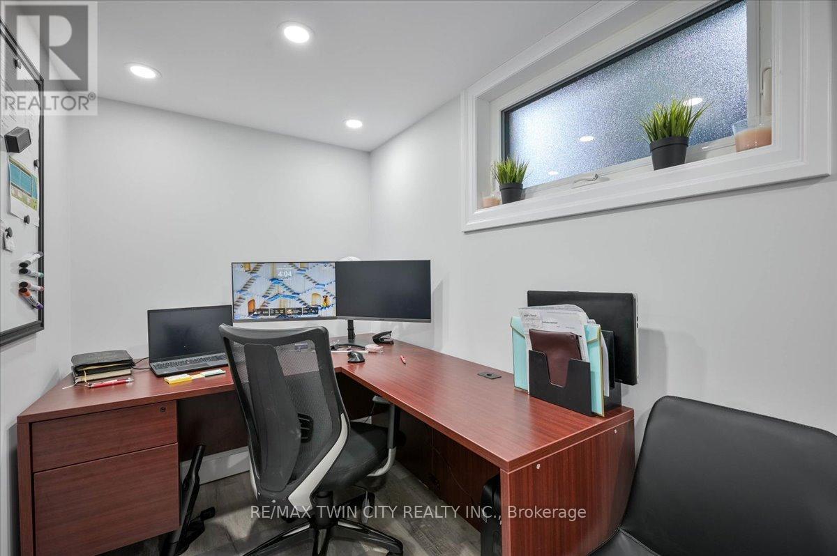 162 Greenbrook Drive, Kitchener, Ontario  N2M 4J7 - Photo 33 - X12716354