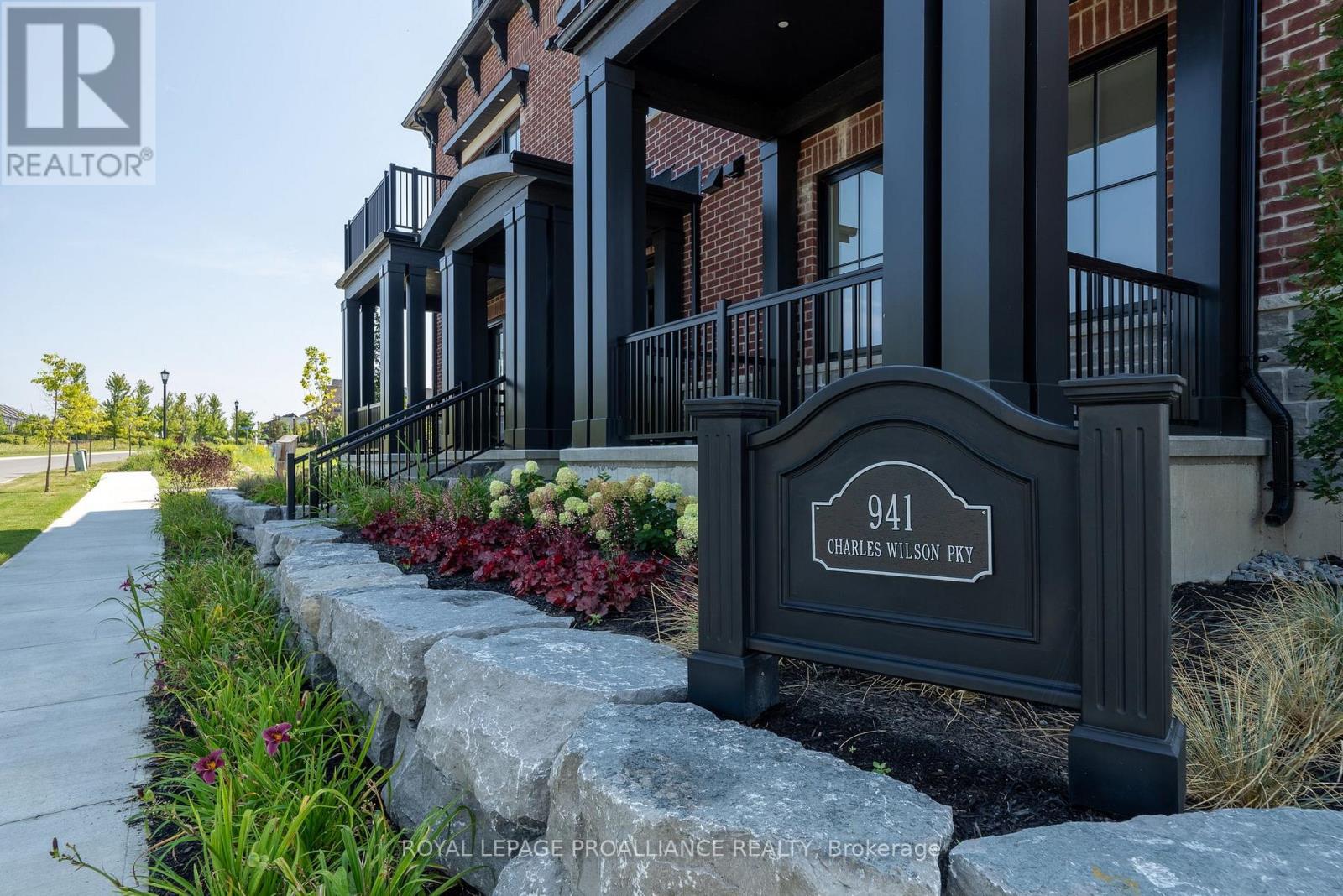 202 - 941 Charles Wilson Parkway, Cobourg, Ontario  K9A 0L2 - Photo 3 - X12378377