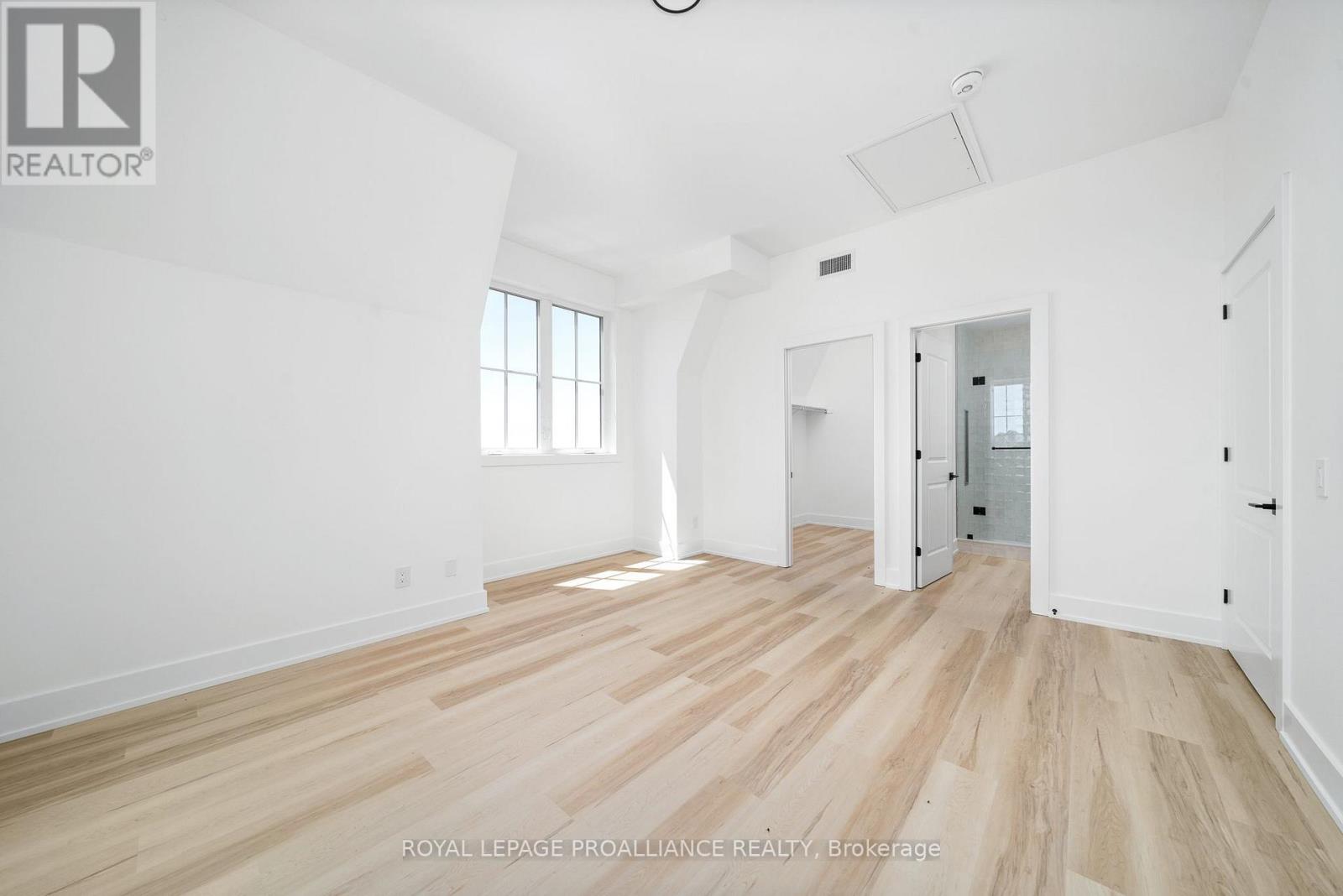 302 - 941 Charles Wilson Parkway, Cobourg, Ontario  K9A 0L2 - Photo 13 - X12378396