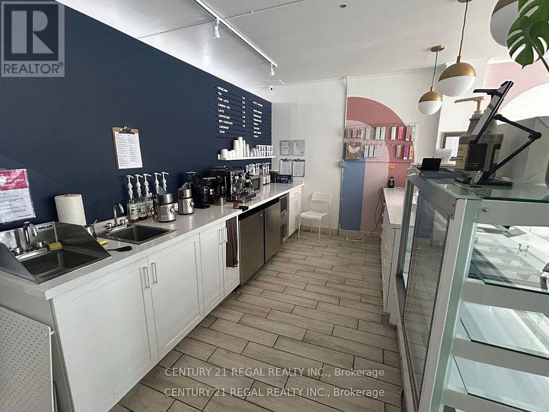 1808 Danforth Avenue, Toronto, Ontario  M4C 1H8 - Photo 4 - E12721804