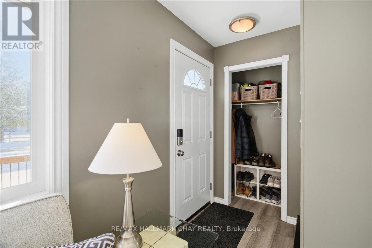 734 Roberts Road, Innisfil, Ontario  L9S 2E4 - Photo 3 - N12721780