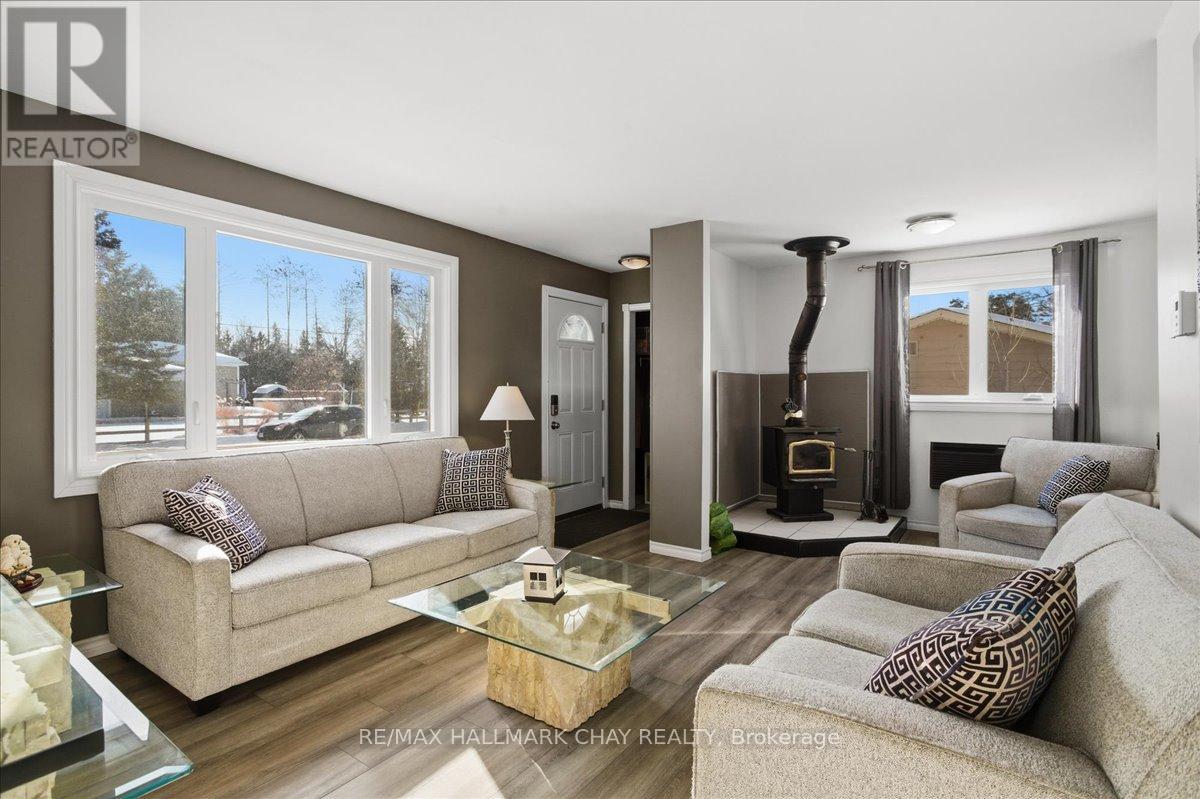 734 Roberts Road, Innisfil, Ontario  L9S 2E4 - Photo 8 - N12721780