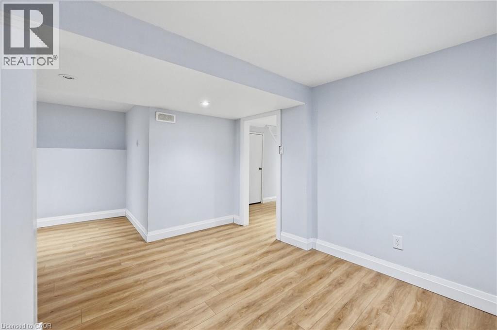 4194 Longmoor Drive Unit# 9, Burlington, Ontario  L7L 5E3 - Photo 34 - 40799896