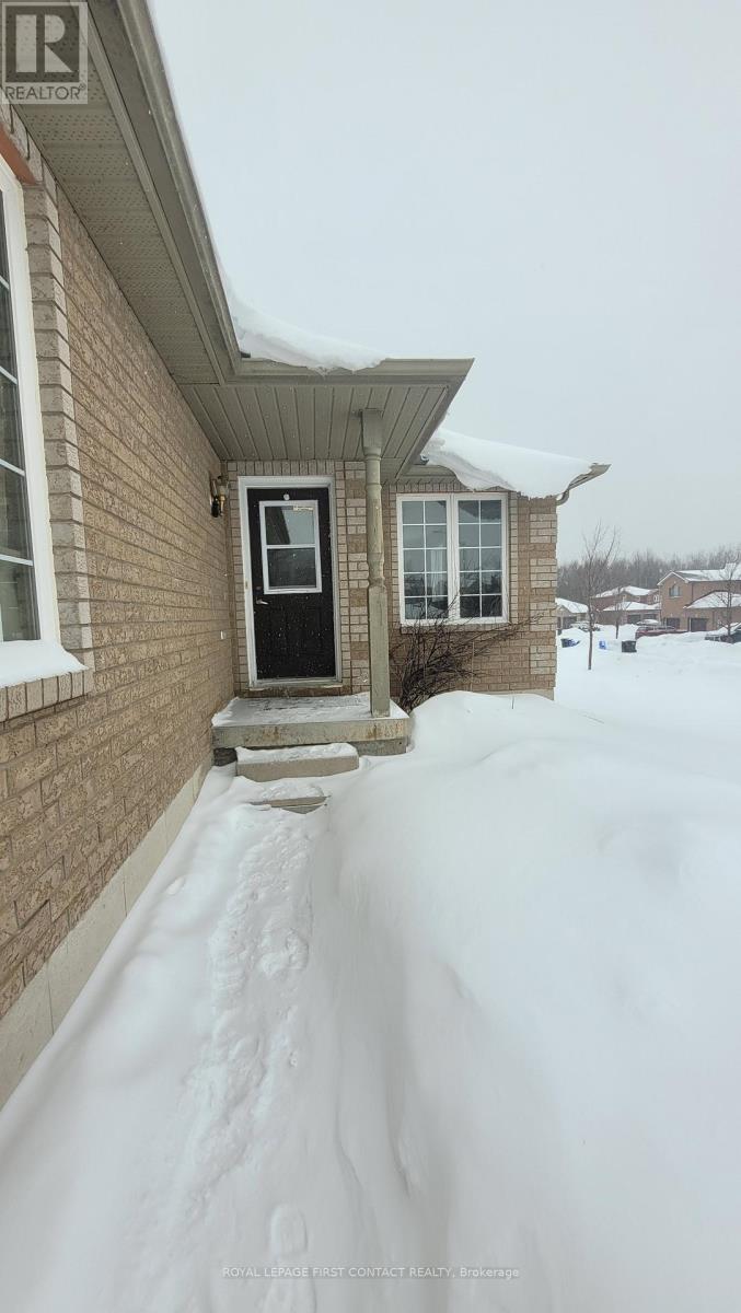 82 Shalom Way, Barrie, Ontario  L4N 5Y4 - Photo 2 - S12721794