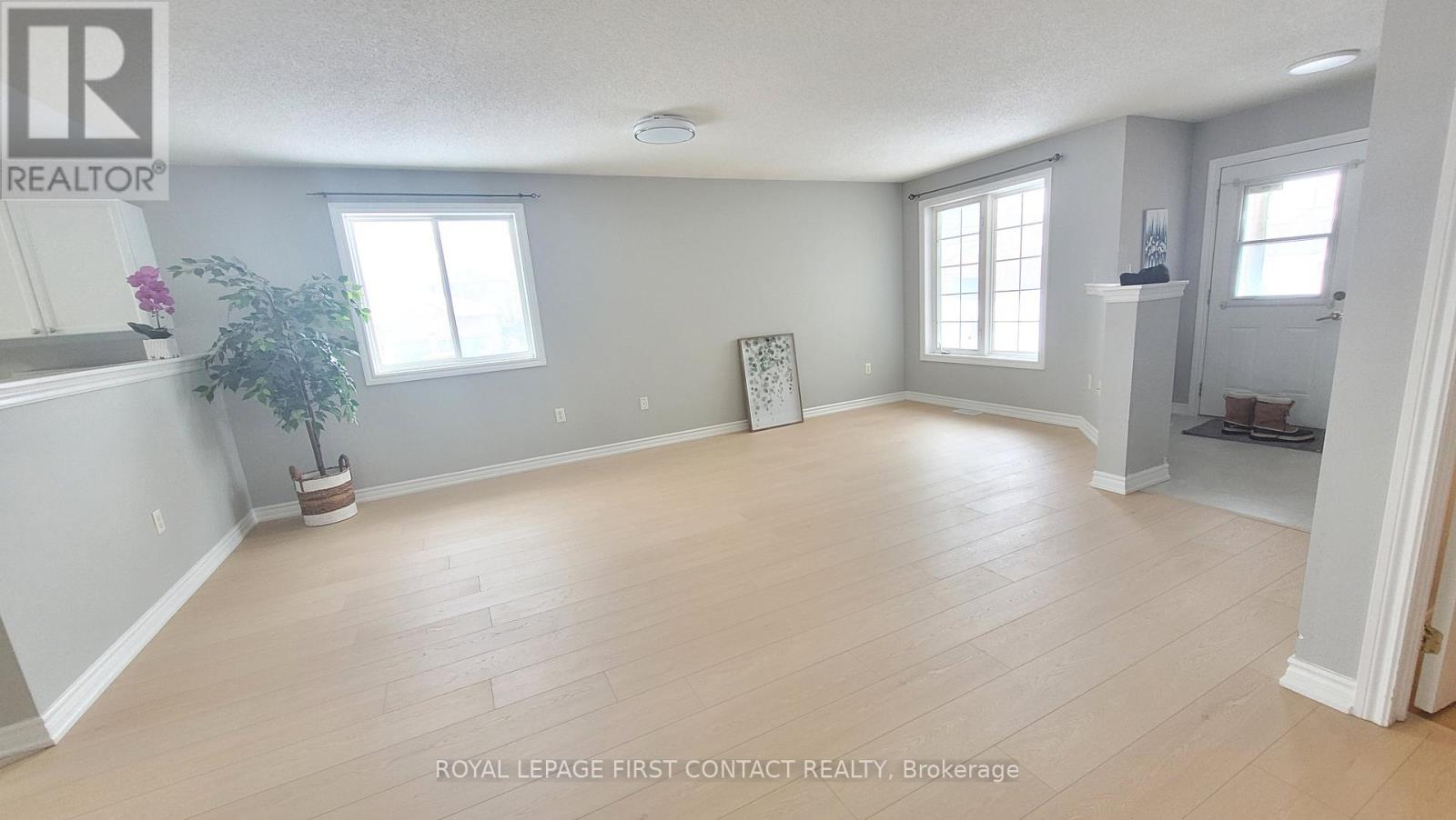 82 Shalom Way, Barrie, Ontario  L4N 5Y4 - Photo 4 - S12721794