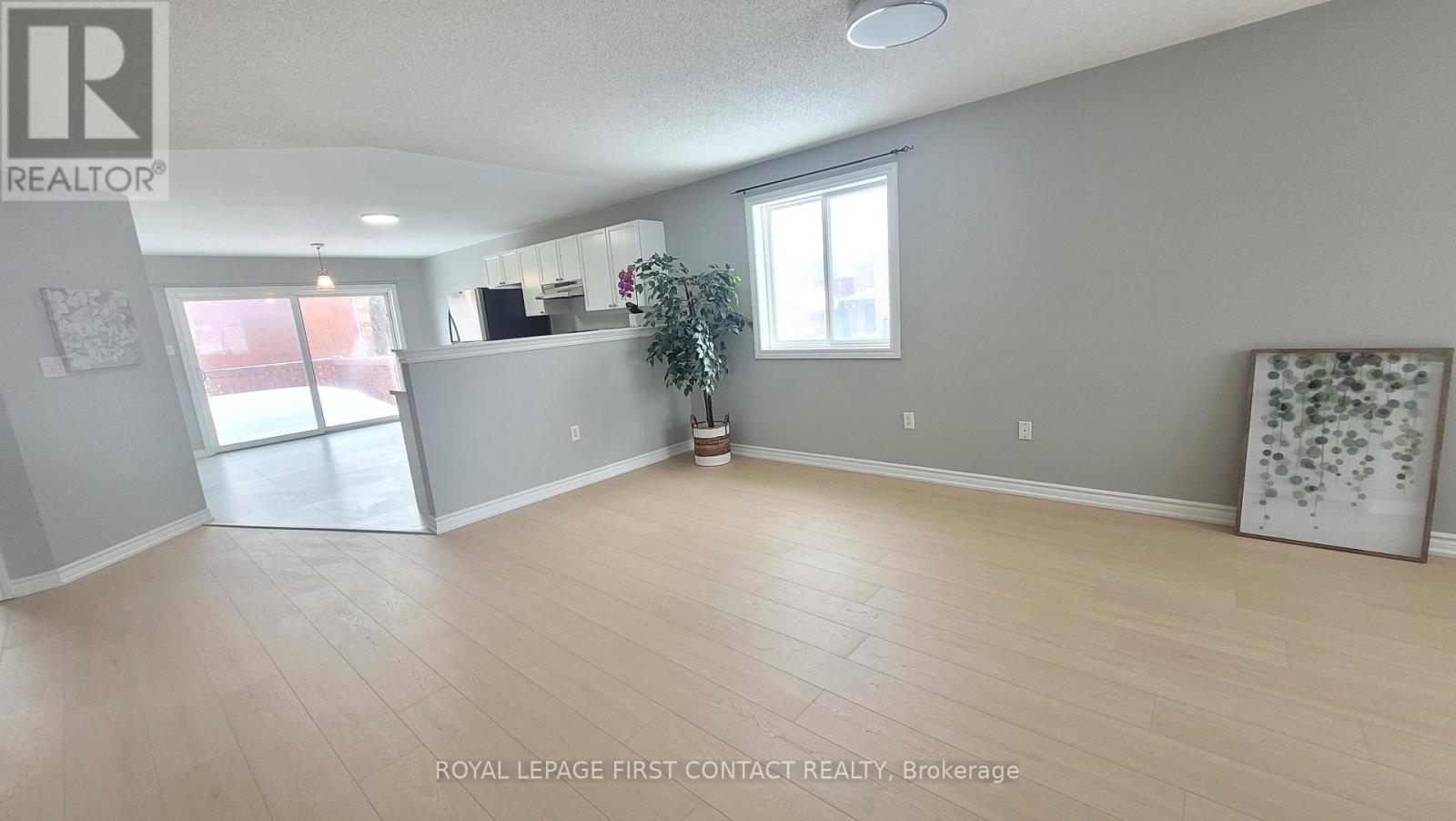 82 Shalom Way, Barrie, Ontario  L4N 5Y4 - Photo 5 - S12721794