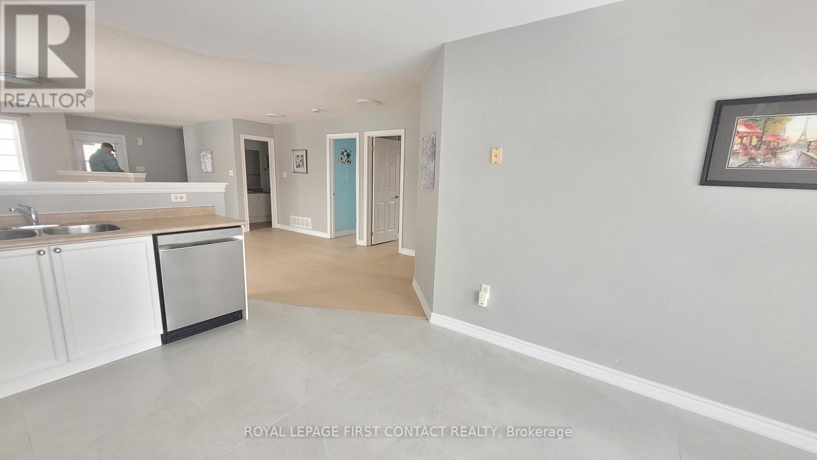 82 Shalom Way, Barrie, Ontario  L4N 5Y4 - Photo 7 - S12721794