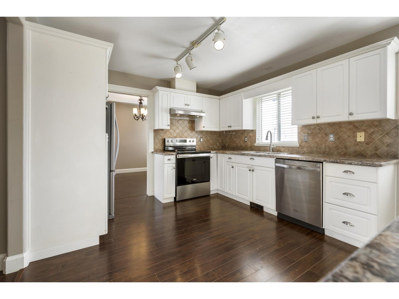 36381 Sandringham Drive, Abbotsford, British Columbia  V3G 2M4 - Photo 8 - R3081974