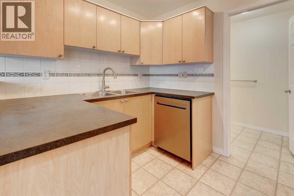 168 Simcoe Place Sw, Calgary, Alberta  T3H 4T7 - Photo 16 - A2277946