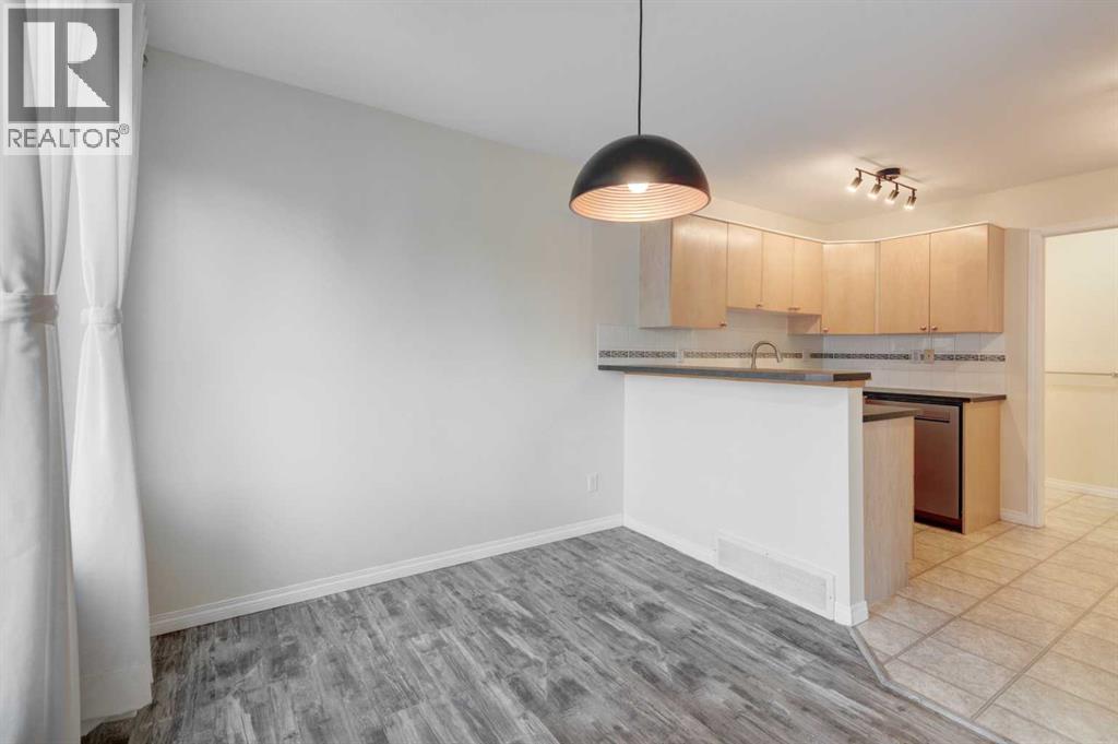 168 Simcoe Place Sw, Calgary, Alberta  T3H 4T7 - Photo 11 - A2277946