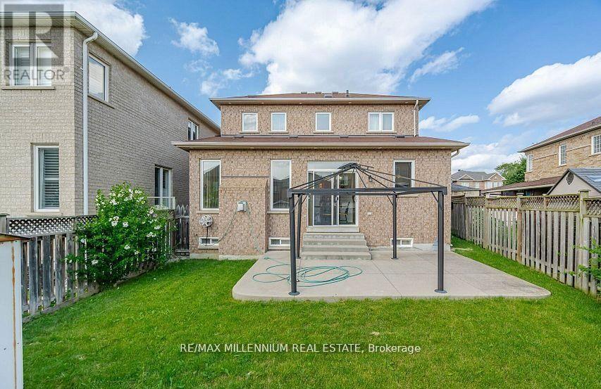 134 Southlake Boulevard, Brampton, Ontario  L6V 4S8 - Photo 4 - W12721784